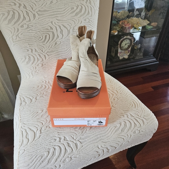 NWTS/BOX Miz Mooz  Amie Wedge Sandle - Picture 1 of 4